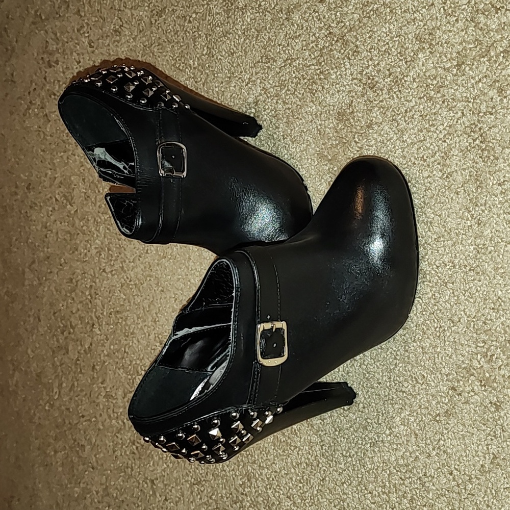 Steve Madden Booties